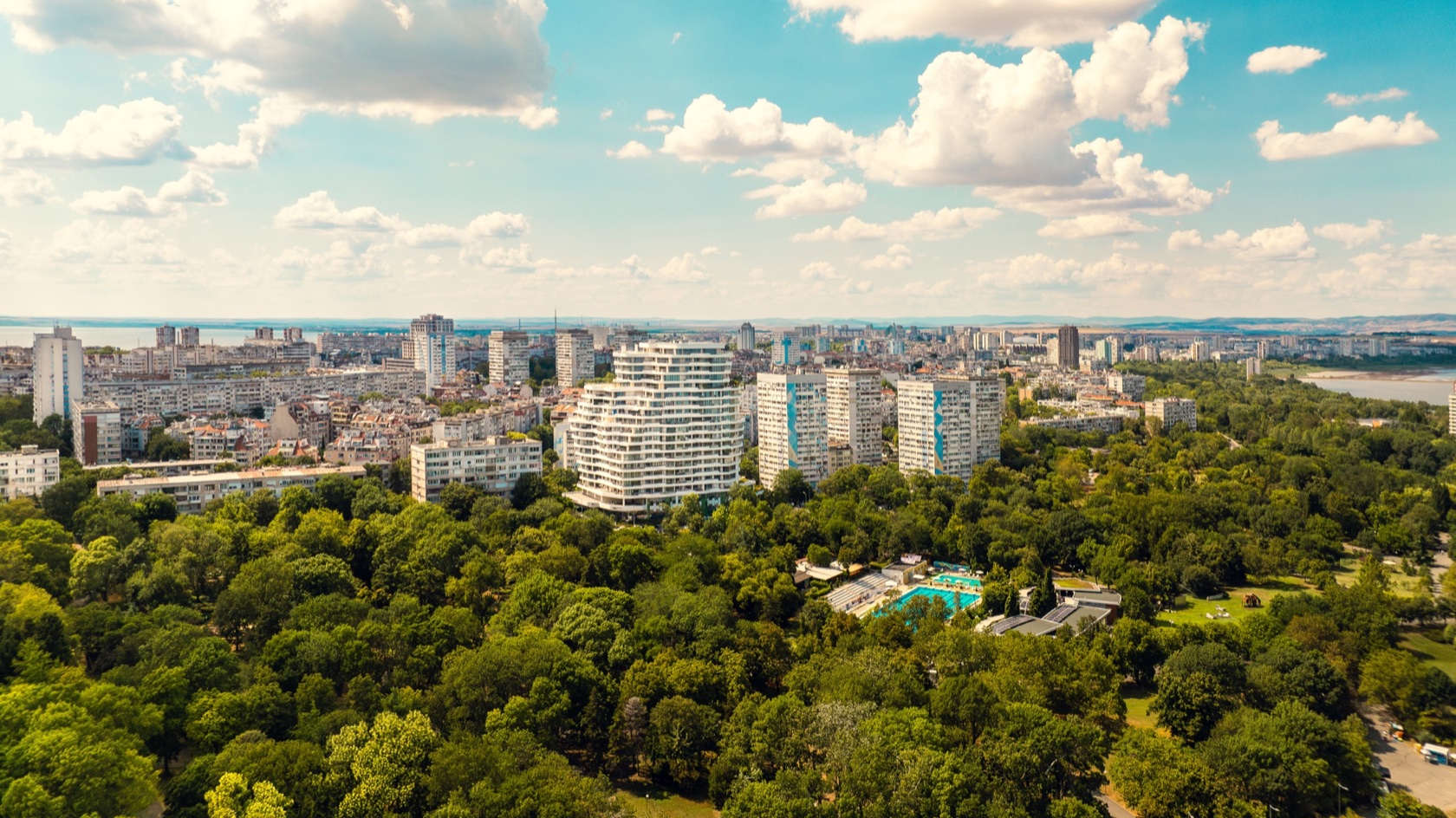 Дрон + Airbnb в Бургасе — как кадры с воздуха увеличивают бронирования